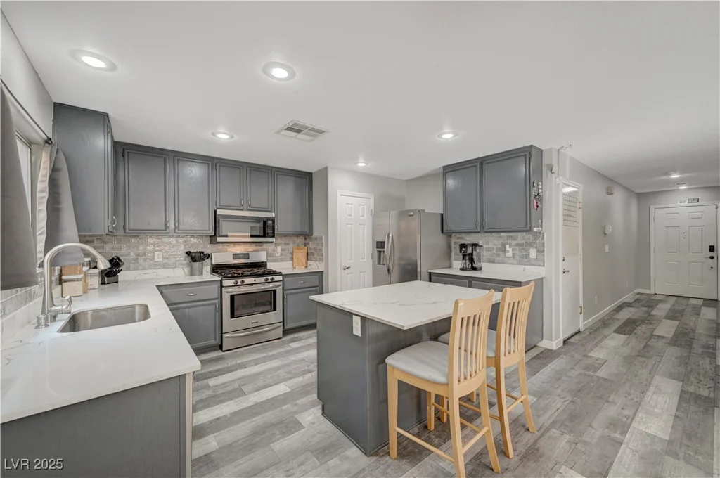 687 Porchtown, Las Vegas, NV 89183