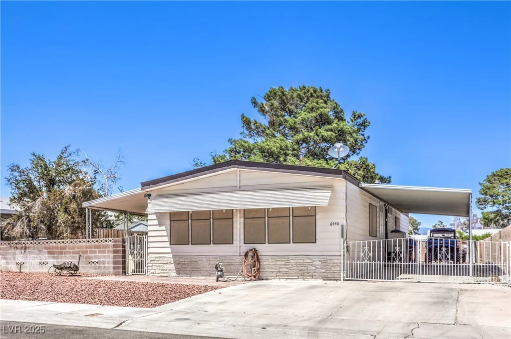 6440 Gladiolus, Las Vegas, NV 89108