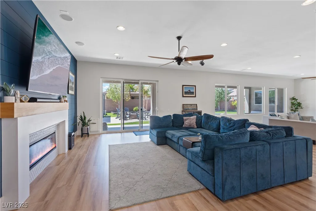 7289 Sea Anchor, Las Vegas, NV 89131