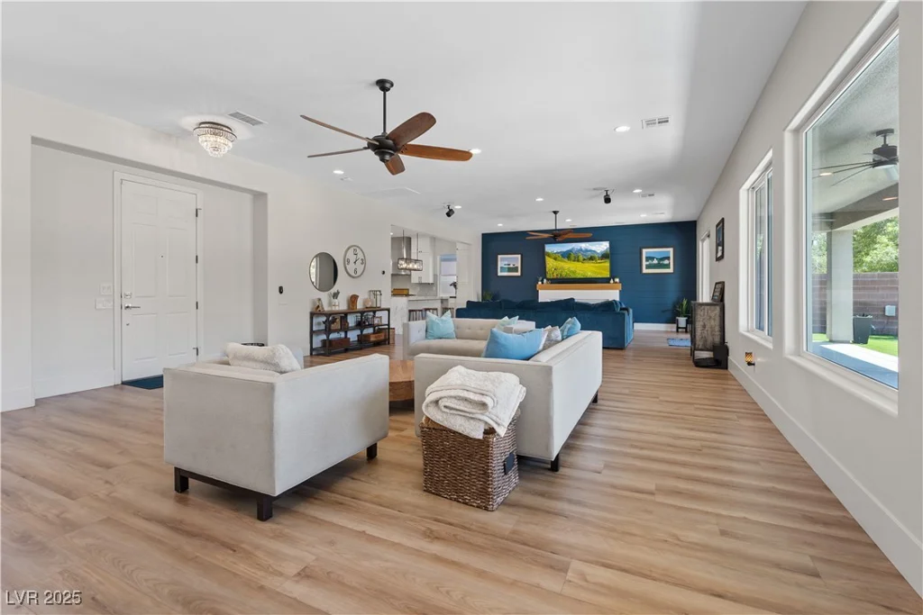 7289 Sea Anchor, Las Vegas, NV 89131