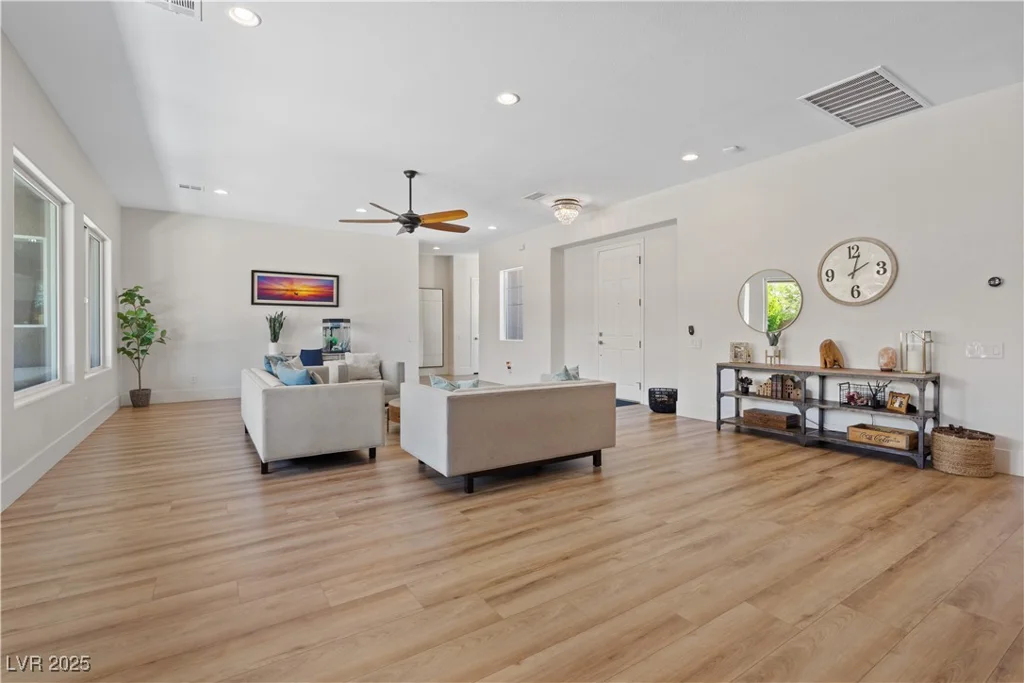 7289 Sea Anchor, Las Vegas, NV 89131