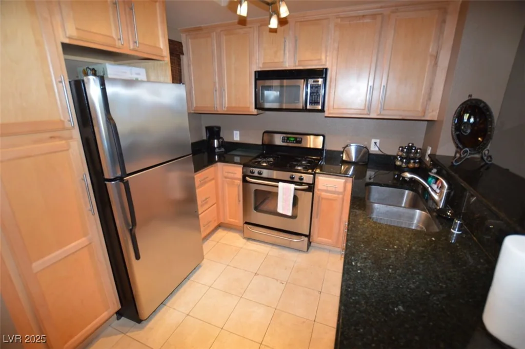 270 Flamingo, Las Vegas, NV 89169