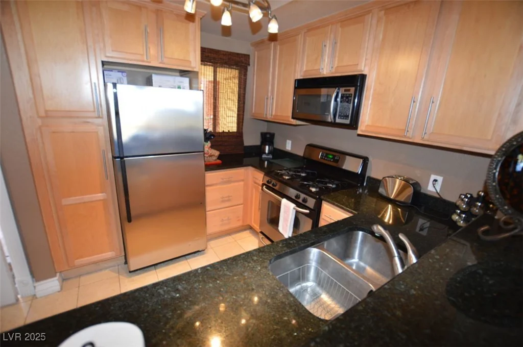 270 Flamingo, Las Vegas, NV 89169