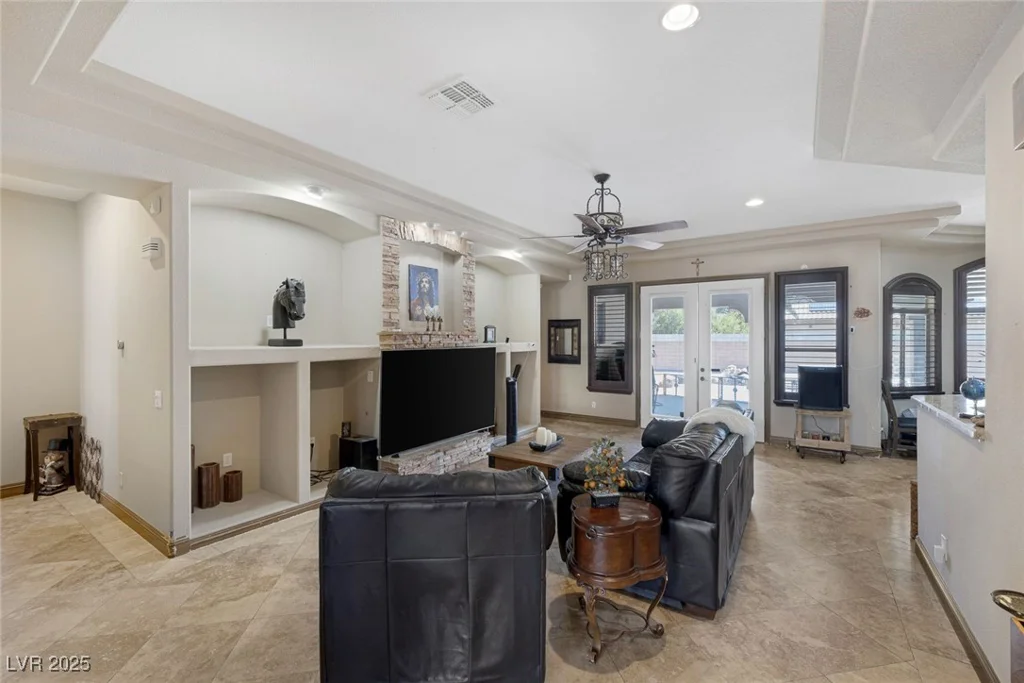4011 Scott Russell, North Las Vegas, NV 89031