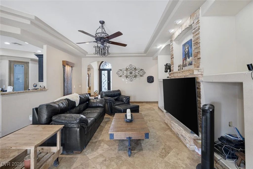 4011 Scott Russell, North Las Vegas, NV 89031