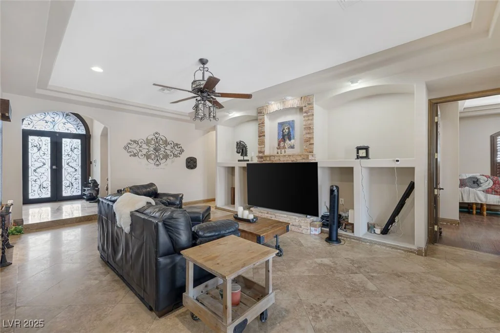 4011 Scott Russell, North Las Vegas, NV 89031