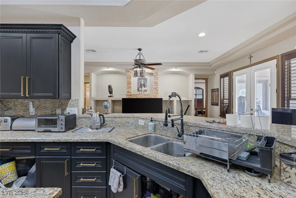 4011 Scott Russell, North Las Vegas, NV 89031
