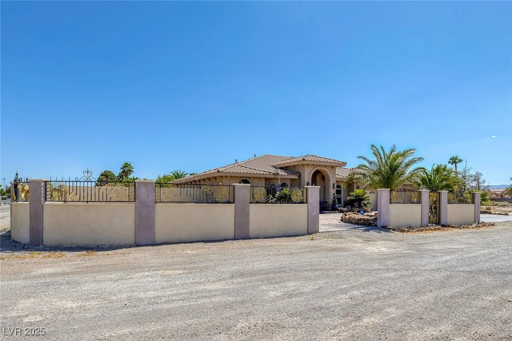 4011 Scott Russell, North Las Vegas, NV 89031