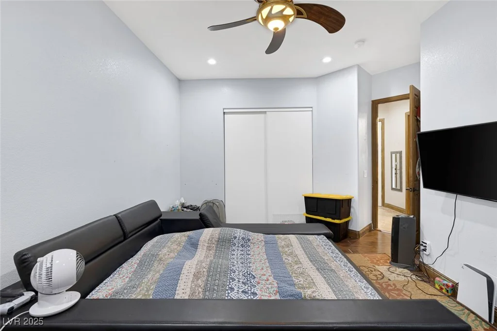 4011 Scott Russell, North Las Vegas, NV 89031