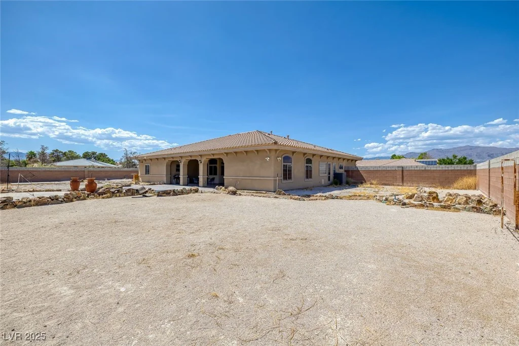 4011 Scott Russell, North Las Vegas, NV 89031