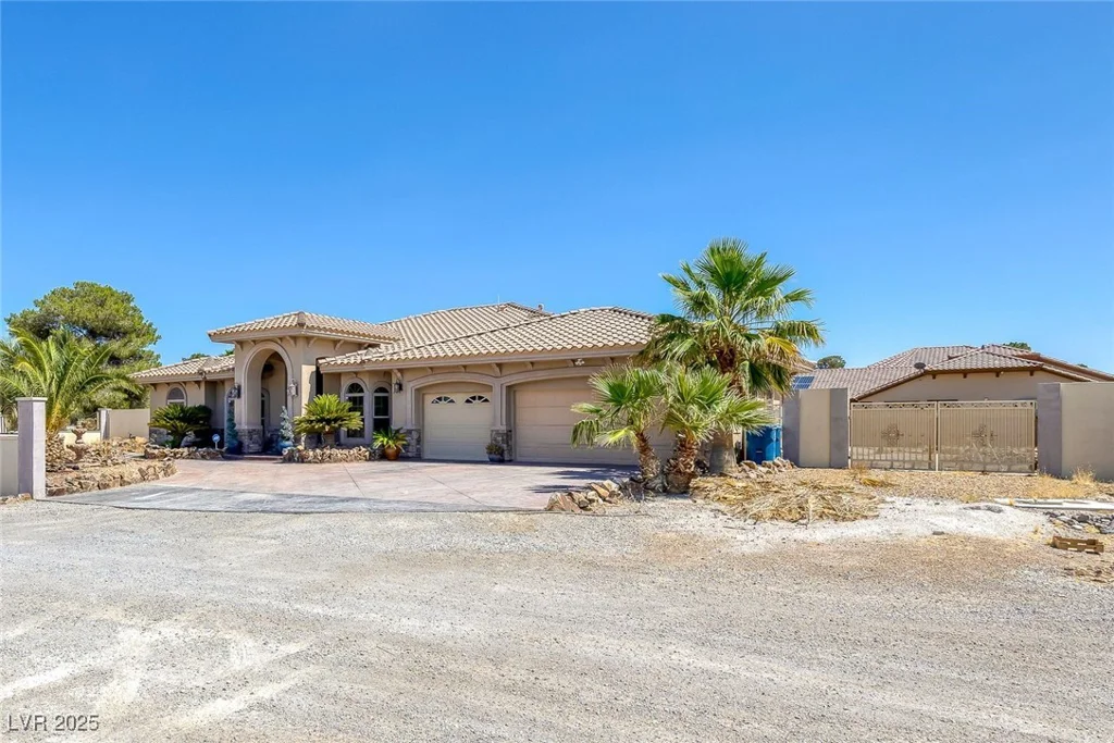 4011 Scott Russell, North Las Vegas, NV 89031