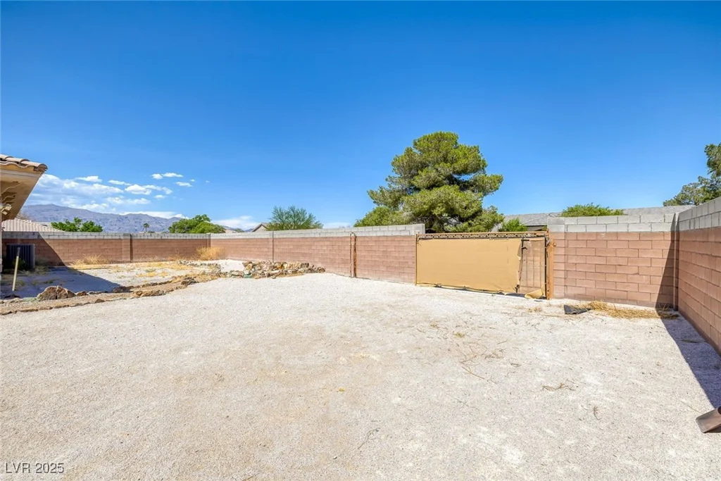 4011 Scott Russell, North Las Vegas, NV 89031