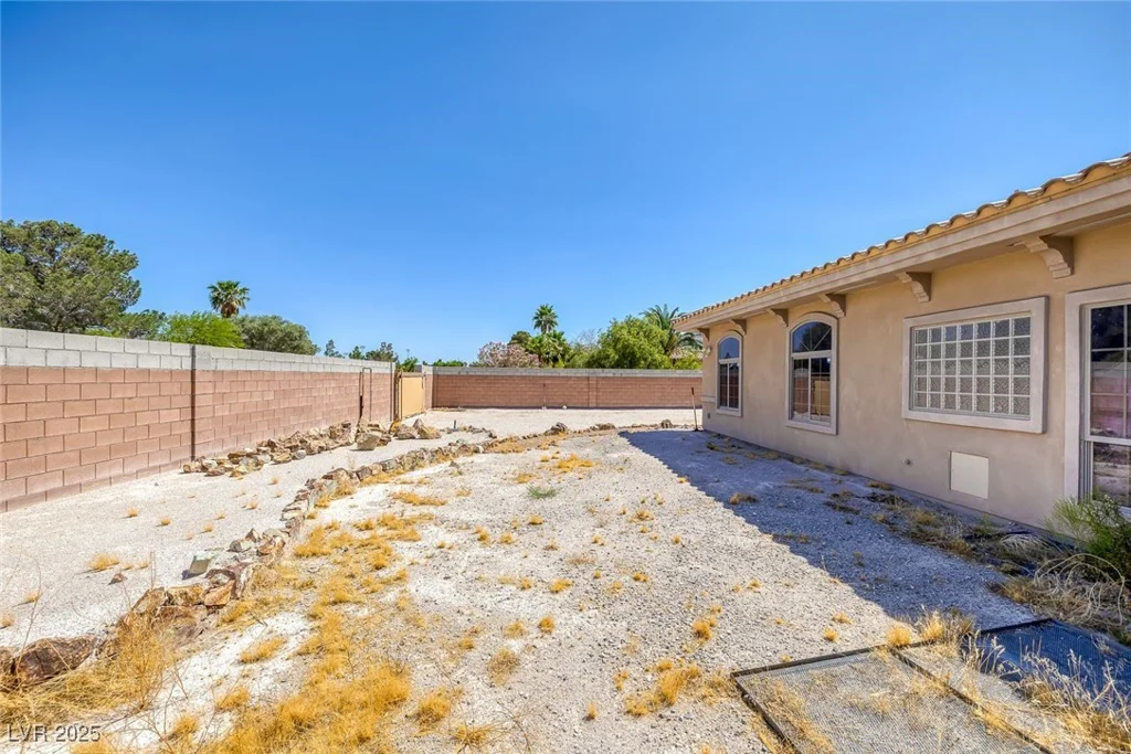 4011 Scott Russell, North Las Vegas, NV 89031