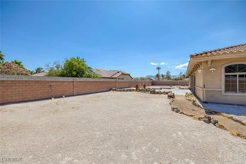 4011 Scott Russell, North Las Vegas, NV 89031