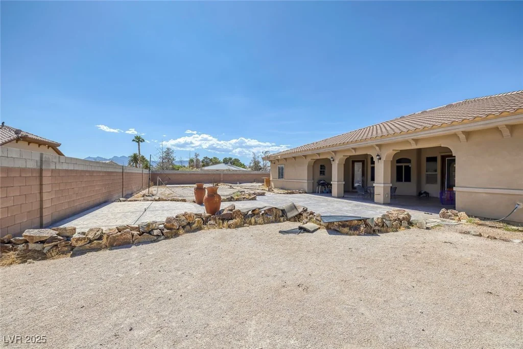4011 Scott Russell, North Las Vegas, NV 89031