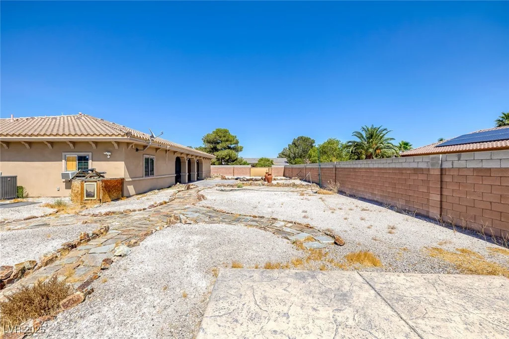 4011 Scott Russell, North Las Vegas, NV 89031