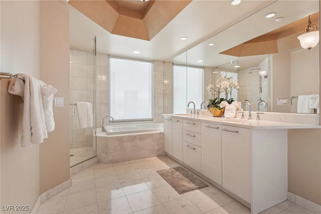 222 Karen, Las Vegas, NV 89109