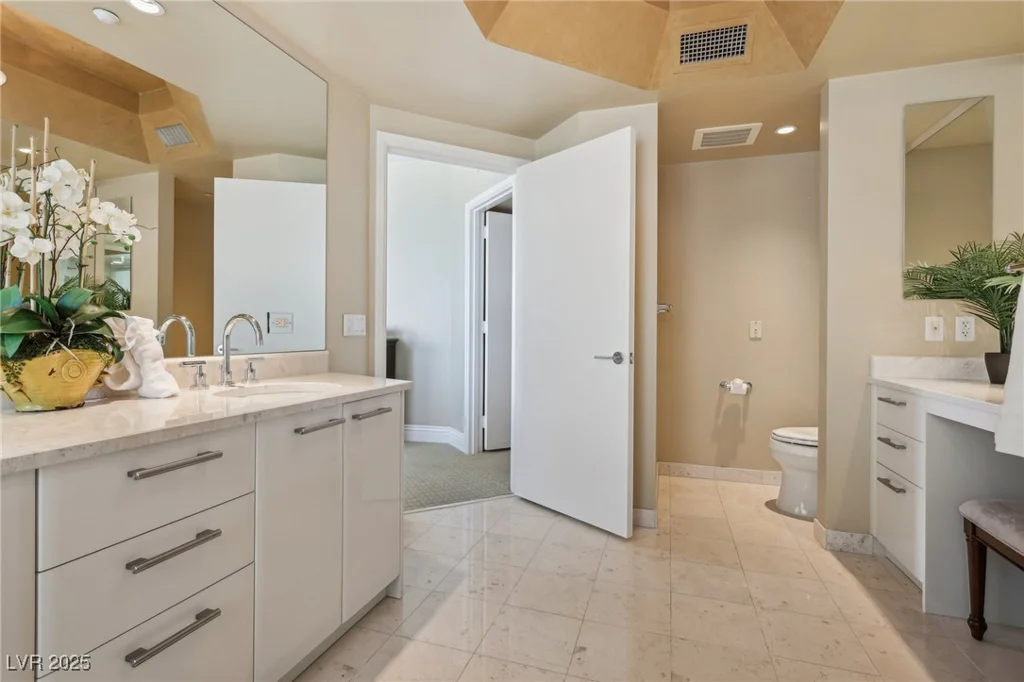 222 Karen, Las Vegas, NV 89109