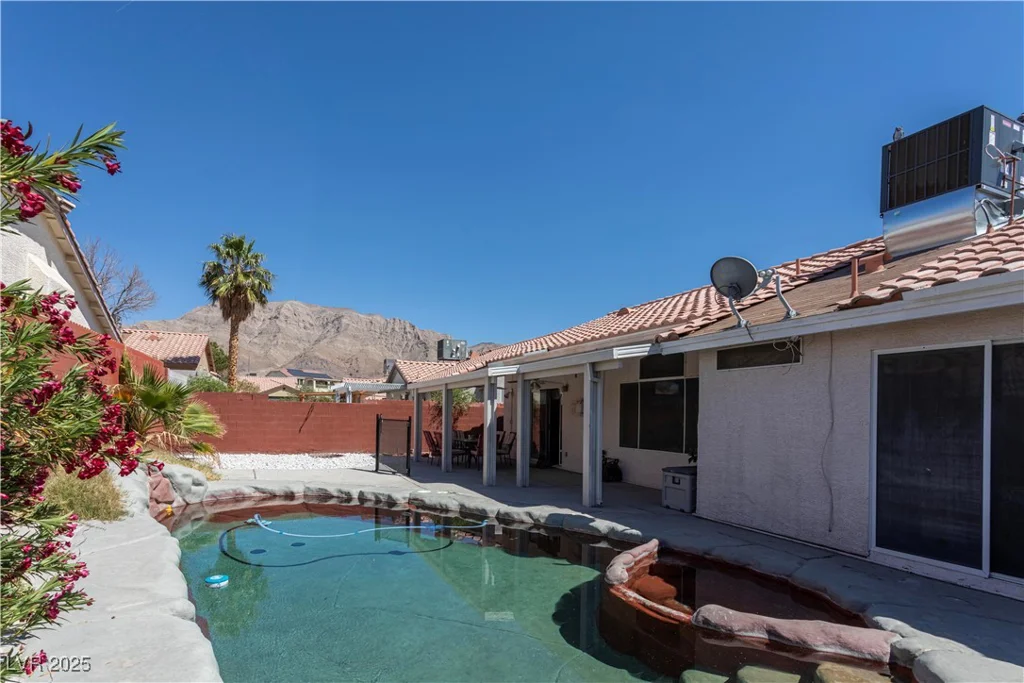 6242 Halehaven, Las Vegas, NV 89110
