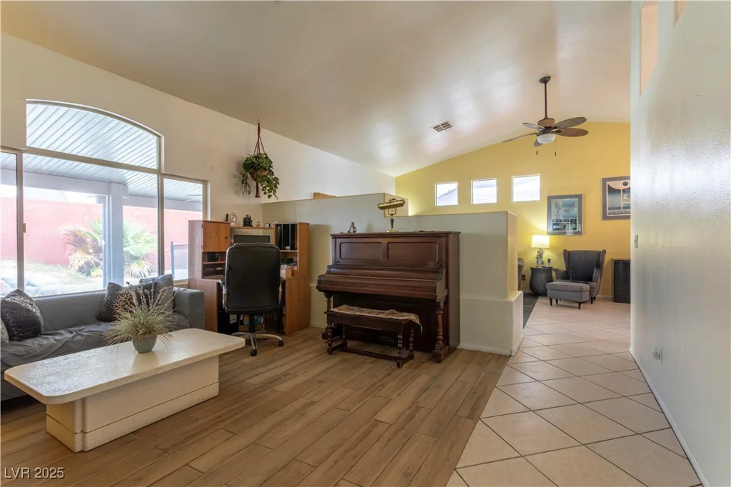 6242 Halehaven, Las Vegas, NV 89110