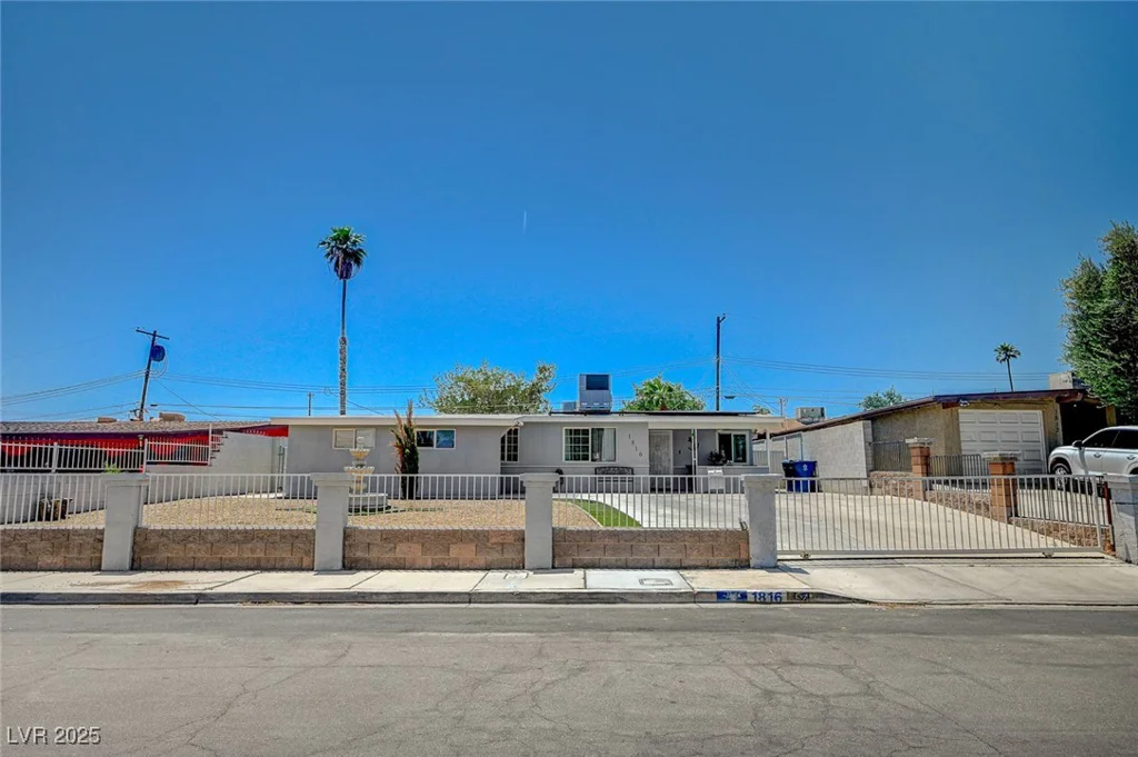 1816 Silver Birch, Las Vegas, NV 89104