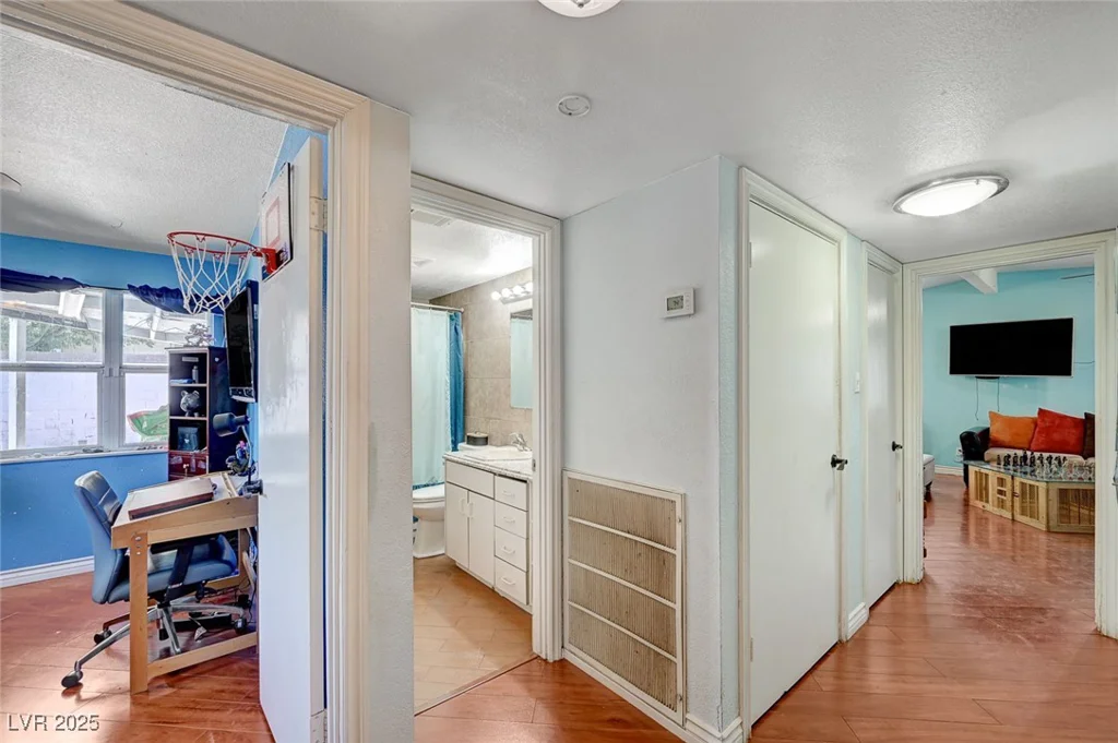 1816 Silver Birch, Las Vegas, NV 89104