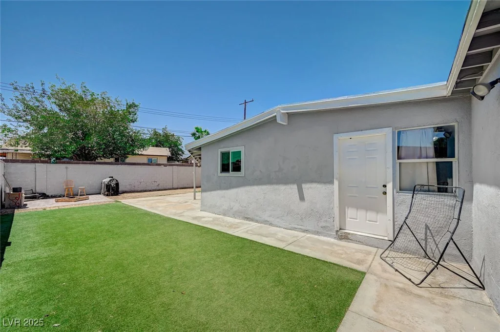 1816 Silver Birch, Las Vegas, NV 89104
