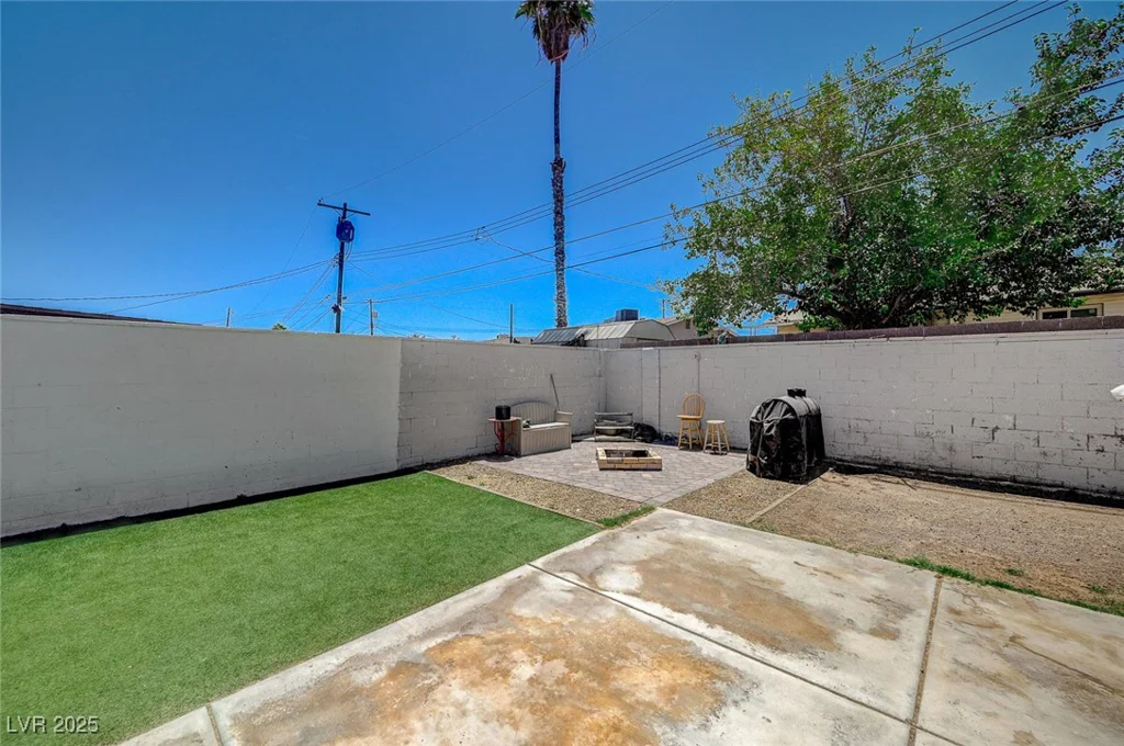 1816 Silver Birch, Las Vegas, NV 89104