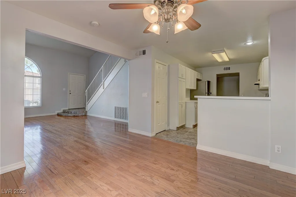 7968 Lisa Dawn, Las Vegas, NV 89147