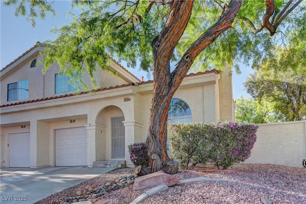 7968 Lisa Dawn, Las Vegas, NV 89147