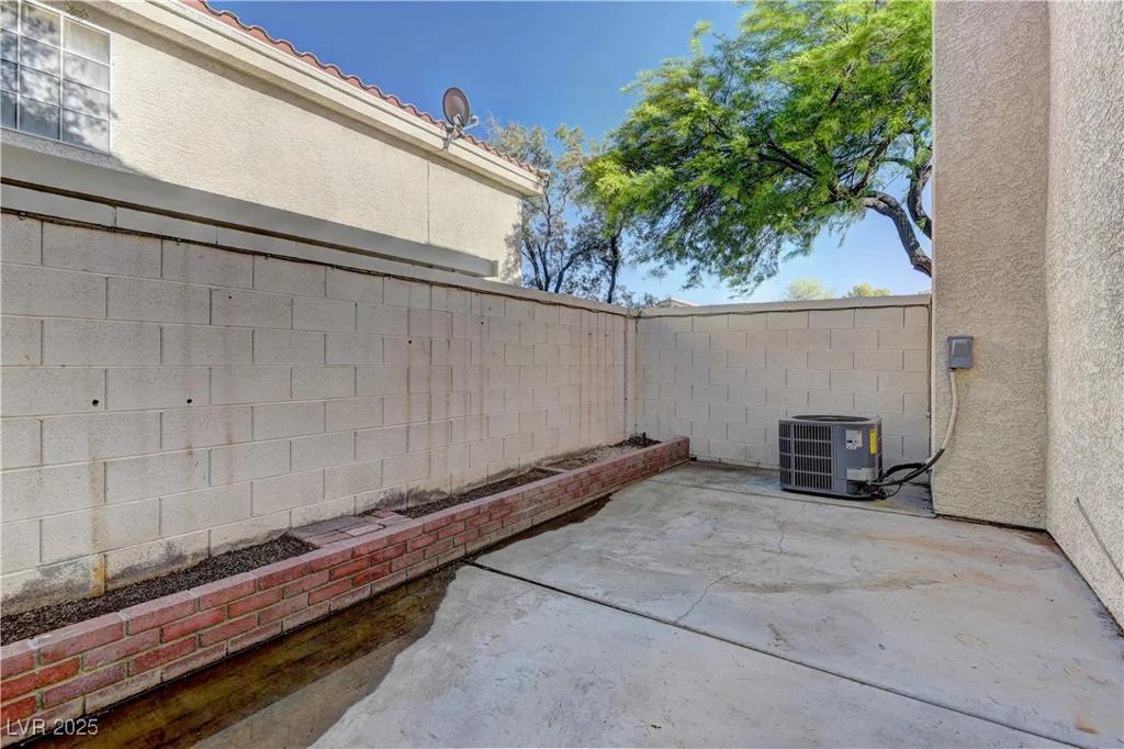 7968 Lisa Dawn, Las Vegas, NV 89147