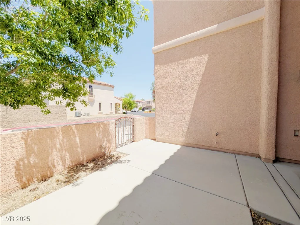 10469 Mulvaney, Las Vegas, NV 89141