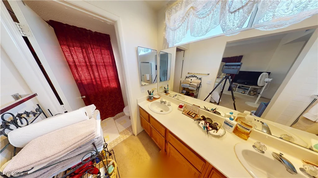 1745 Walingwood, North Las Vegas, NV 89031