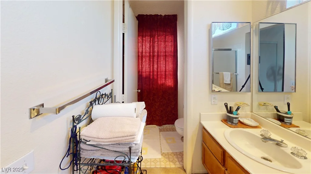 1745 Walingwood, North Las Vegas, NV 89031