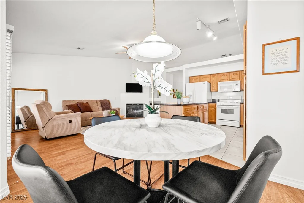 5704 Owl Butte, Las Vegas, NV 89149