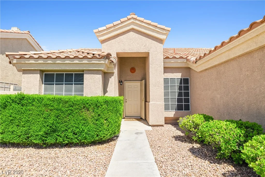 5704 Owl Butte, Las Vegas, NV 89149