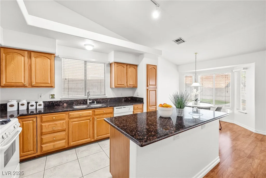 5704 Owl Butte, Las Vegas, NV 89149