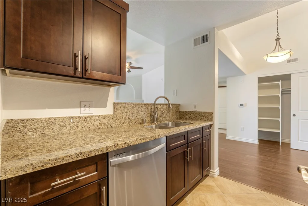 950 Seven Hills, Henderson, NV 89052