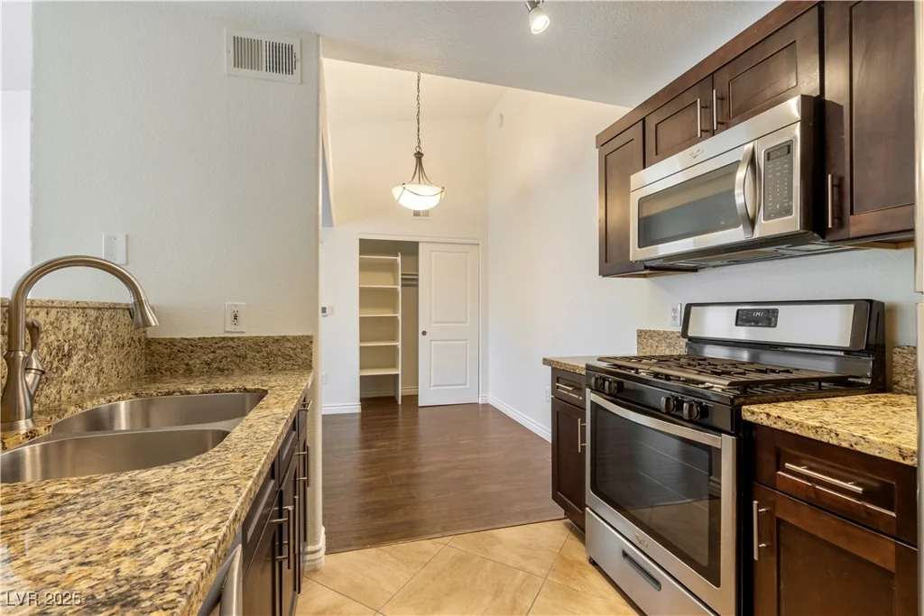 950 Seven Hills, Henderson, NV 89052