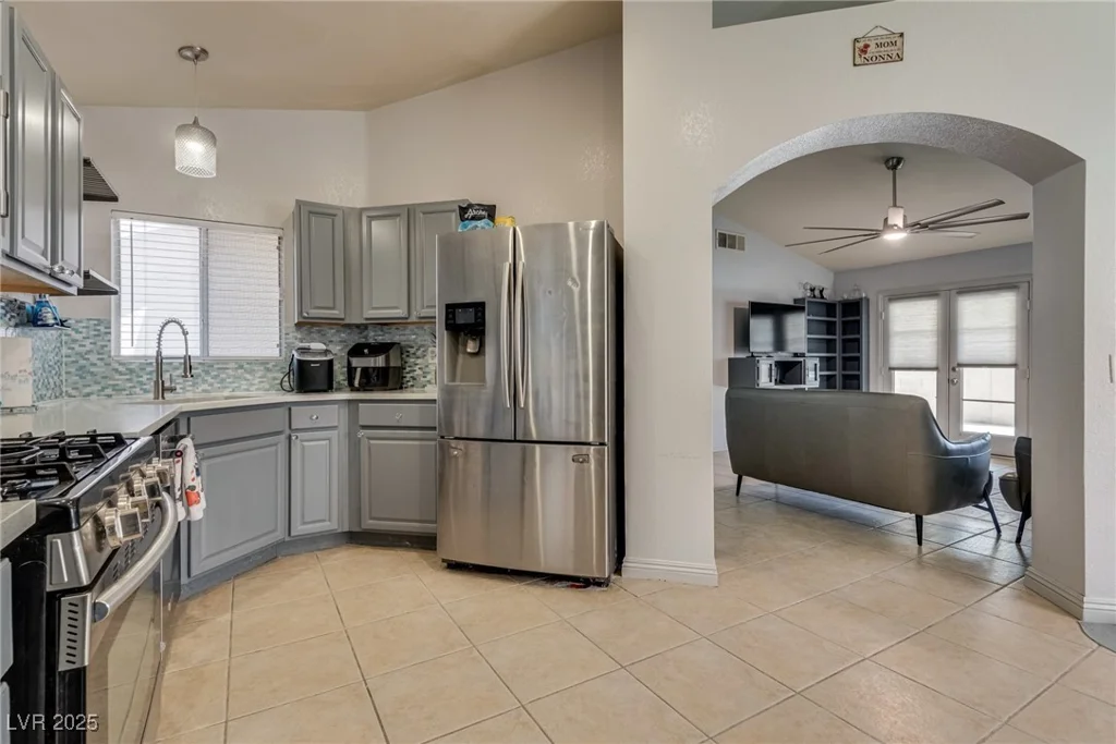 5116 Blue Onion, North Las Vegas, NV 89031
