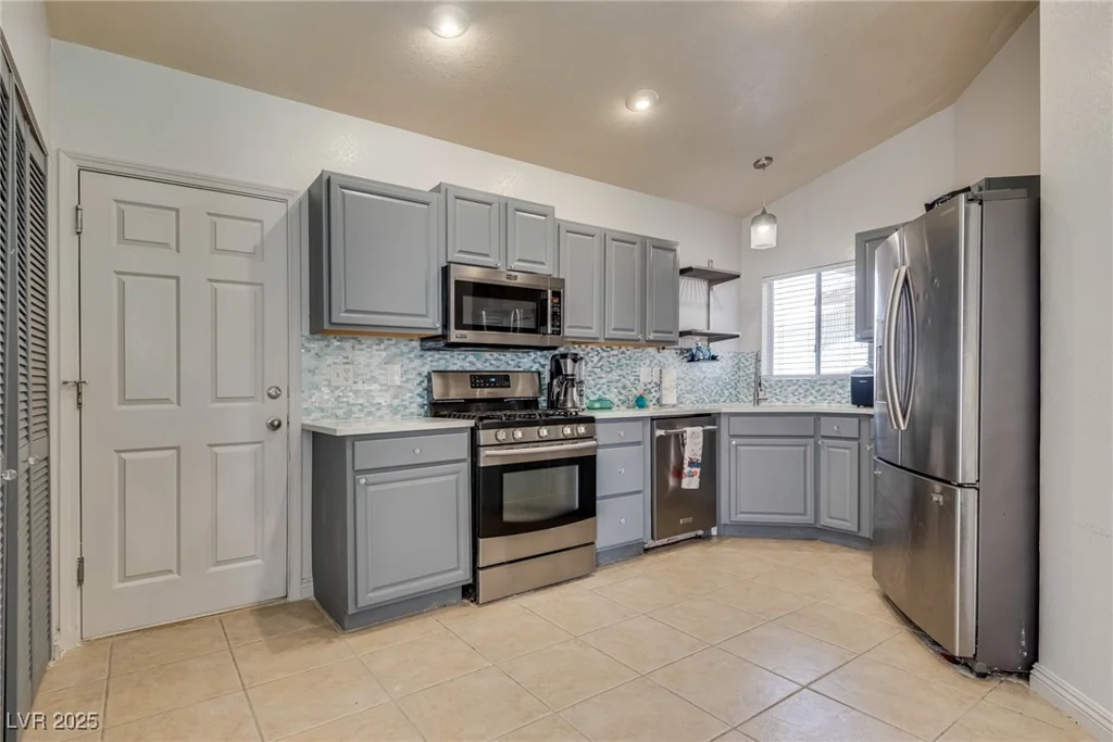 5116 Blue Onion, North Las Vegas, NV 89031