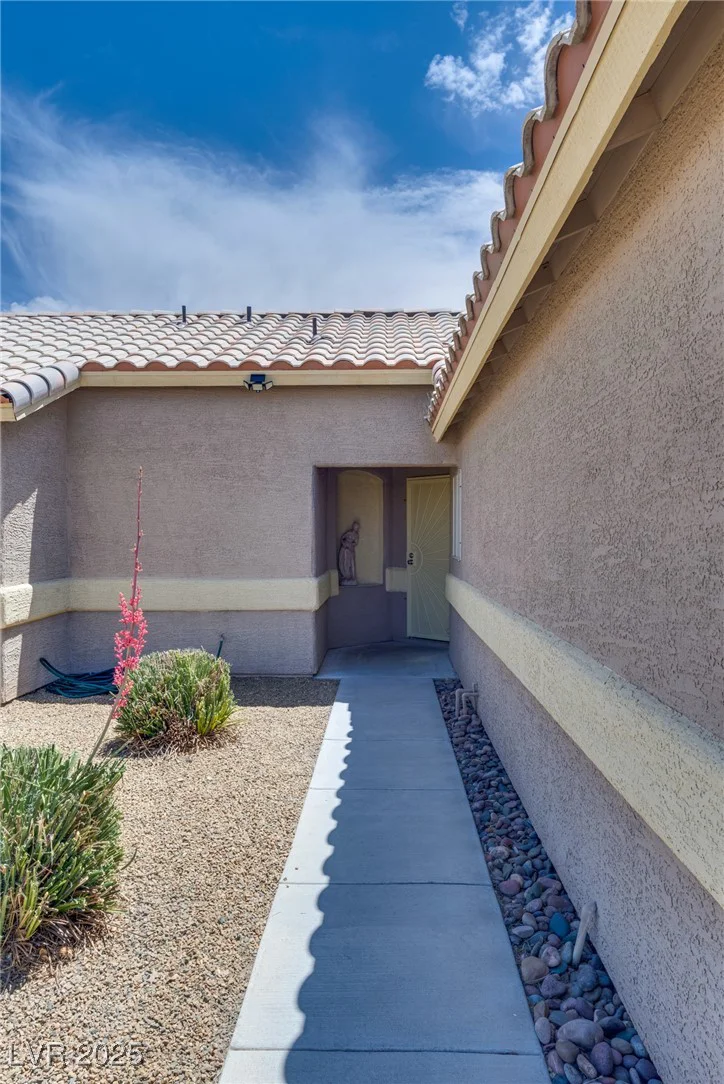 5116 Blue Onion, North Las Vegas, NV 89031