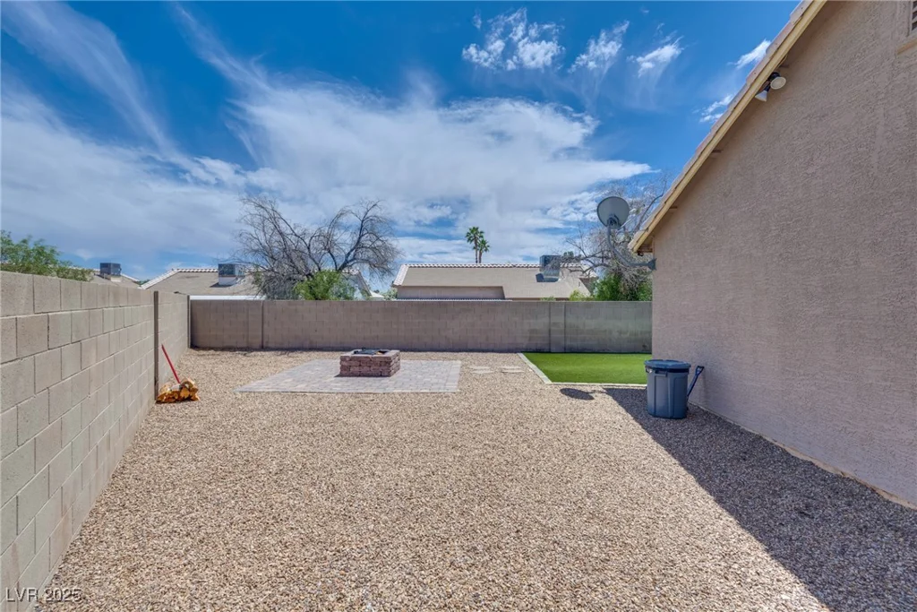 5116 Blue Onion, North Las Vegas, NV 89031