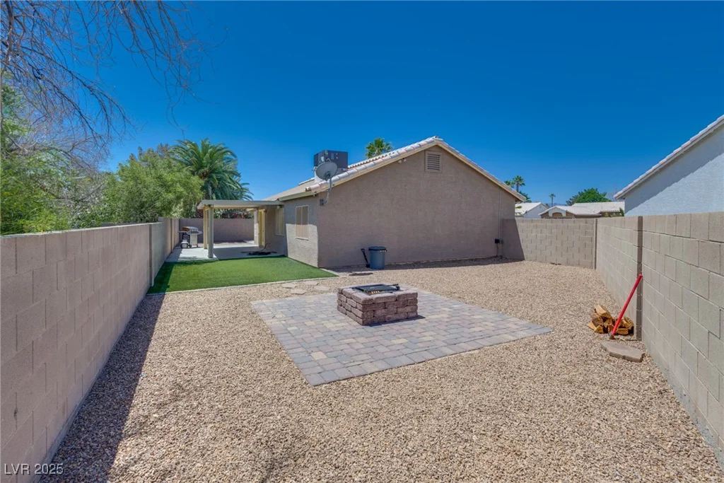 5116 Blue Onion, North Las Vegas, NV 89031