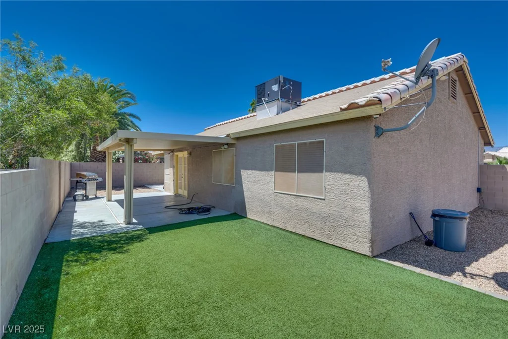 5116 Blue Onion, North Las Vegas, NV 89031