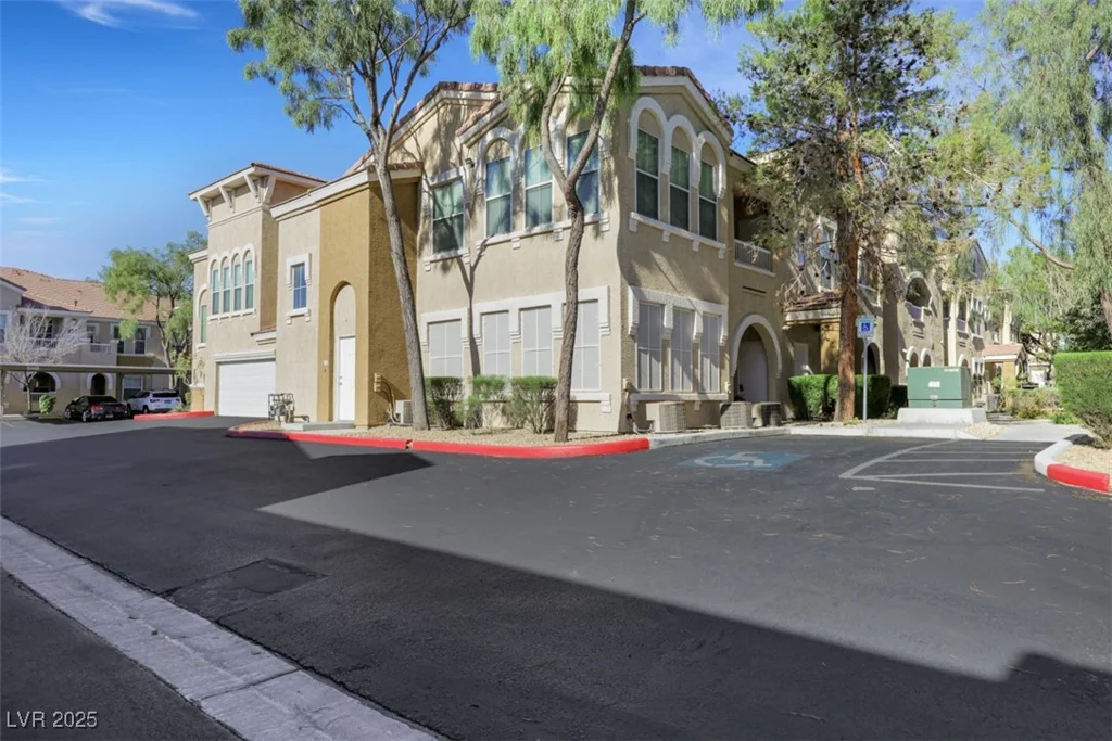 10001 Peace, Las Vegas, NV 89147