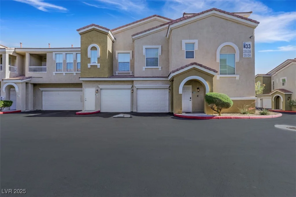 10001 Peace, Las Vegas, NV 89147