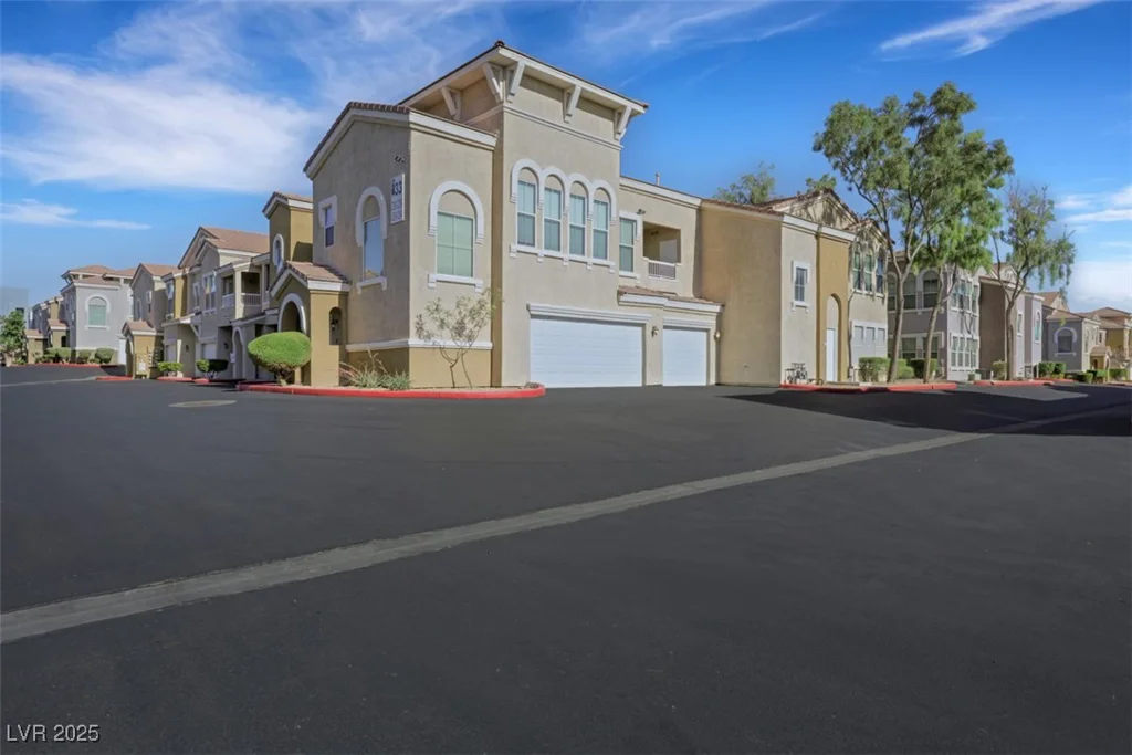 10001 Peace, Las Vegas, NV 89147