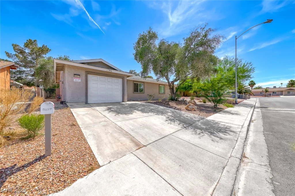 5257 Sunbury, Las Vegas, NV 89122
