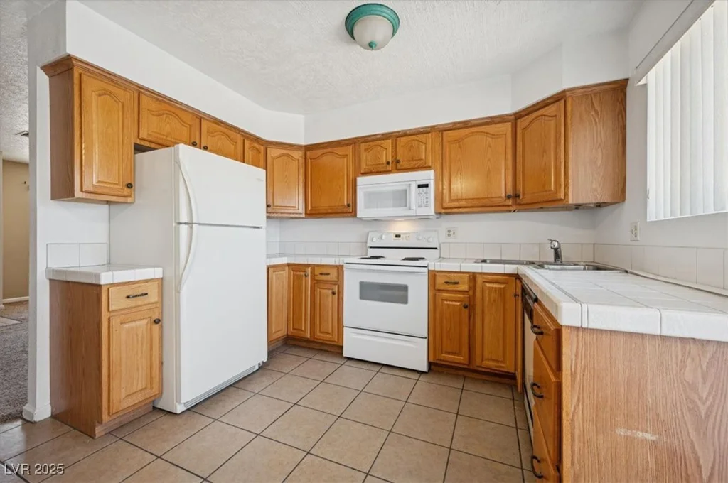 460 Crestway, Henderson, NV 89015
